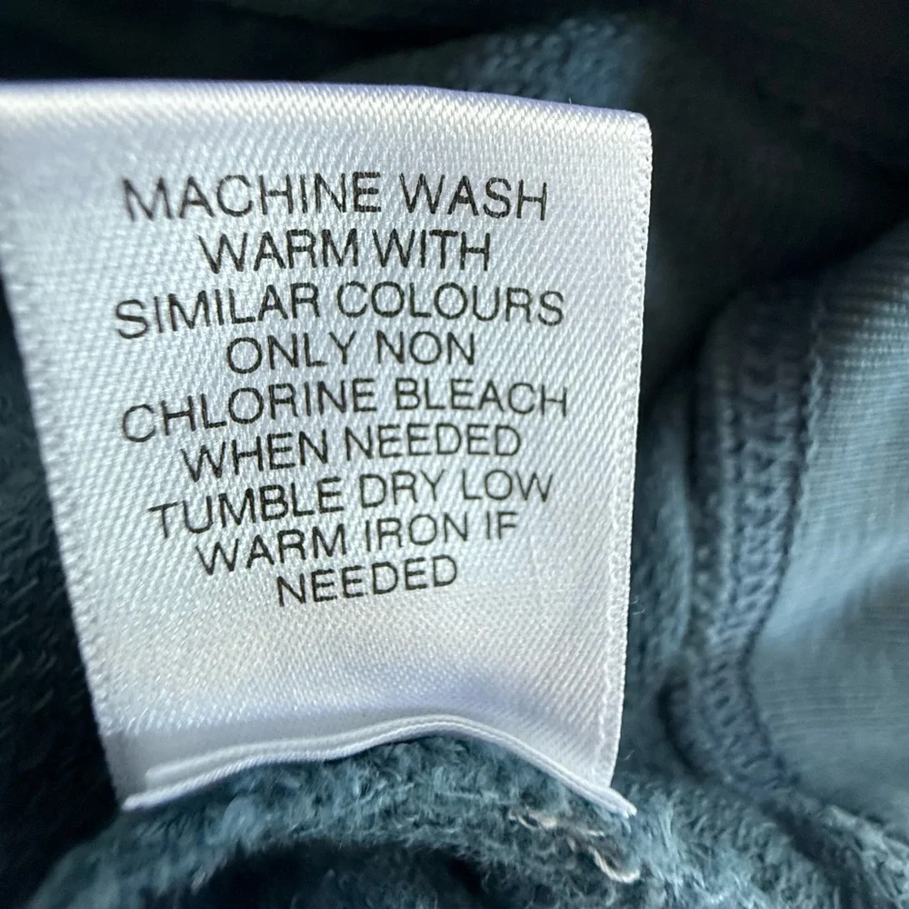 Cremieux Classics Men's Crew Neck Blue
Solid 100% Cotton Long Sleeve Shirt Small - Picture 7 of 10